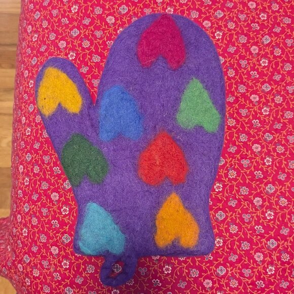 Ganesh Himark Trading Purple Heart Felt Wool Oven Mitt Boho Artisan Handmade - Picture 3 of 4